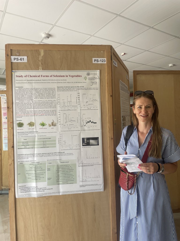 Eliza Kurek and Magdalena Michalska-Kacymirow are presenting research on the processing of selenium by plants